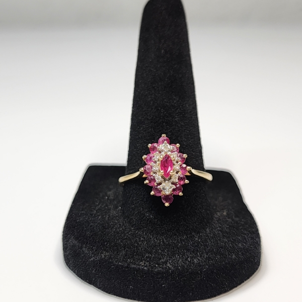 Vintage-Style 14K Yellow Gold Cluster Ring w/ Ruby Gemstones - Size 9 - Total Weight: 2.9g
