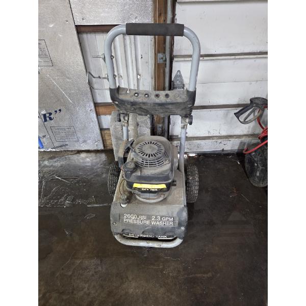 Pick Up Off Site- 115 Ely St. Alliance Oh. Honda 2600 PSI Pressure Washer With 3 Wands