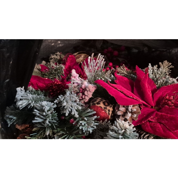 PICKUP IN NORTHFIELD - Christmas - Large Wreath As Shown App 28 Inches - See Pics