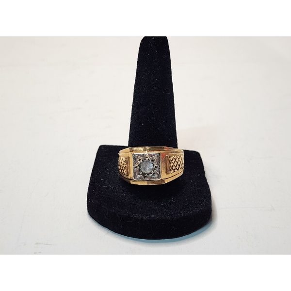 14K Yellow Gold Ring - Size 11 - 9.0g