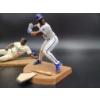 Image 5 : Jackie Robinson & Bo Jackson Baseball Figurines with Stand - Dodgers #42 & Kansas City Royals #16