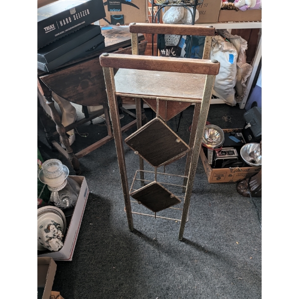 Vintage Wood Look W Metal Plant Stand