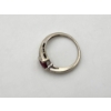 Image 4 : 10K Gold Ring with Ruby-Colored Gemstone - Size 6.5 - Total Weight: 2.7g