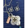 Image 4 : Costume Jewelry - Necklace & Earring Sets (2) & Green Beaded Necklace - Gorgeous