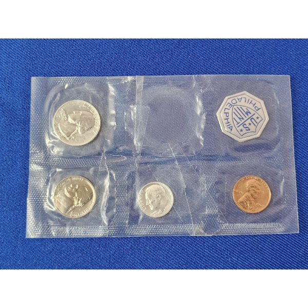 1960 United States (Incomplete) Mint Set Including 90% Silver Quarter and Dime 