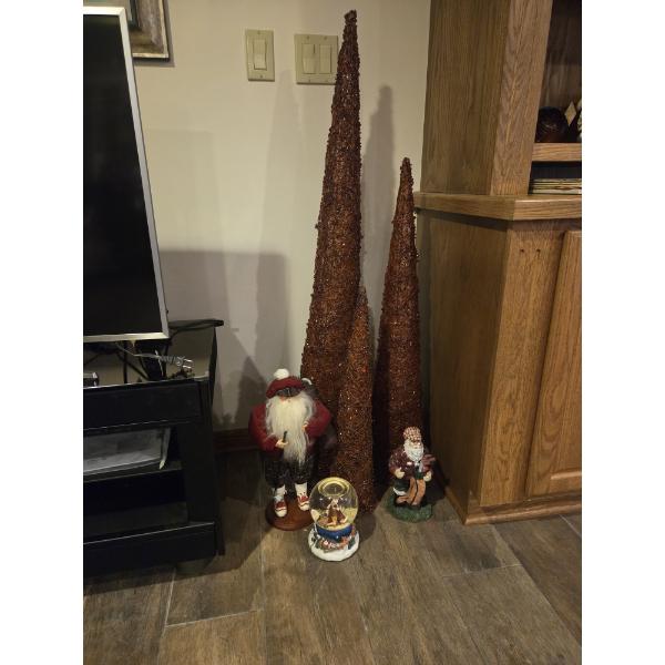 Classic Christmas Decor. Tall Lighted Slim Trees, Snow Globe, Santa Golfer


















