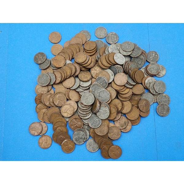 Lot of Approx. 300 Assorted Lincoln Wheat Pennies Including Steel Pennies