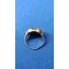 Image 4 : 10K Gold Art Deco "J" Set Onto Black Onyx With Diamond - Size: 8 - Weight: 4.5g