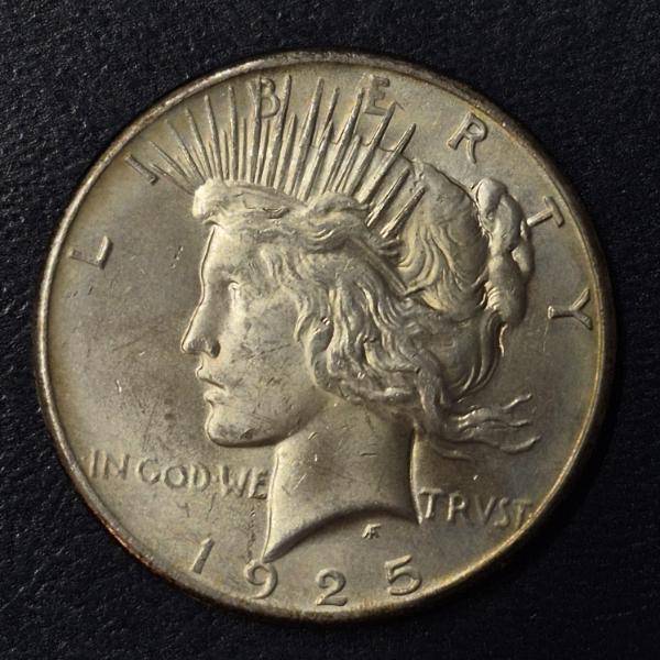 1925 Uncirculated Silver Peace Dollar - See Pics