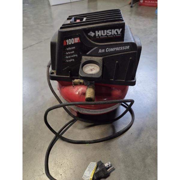 Great Condition Husky 100 PSI Portable Air Compressor
