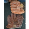 Image 1 : Vintage Ball Gloves