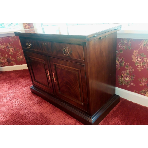 Vintage Expanding Top Side Server For Dining Room - Excellent Condition All Around 40"  x 18" x 31"
