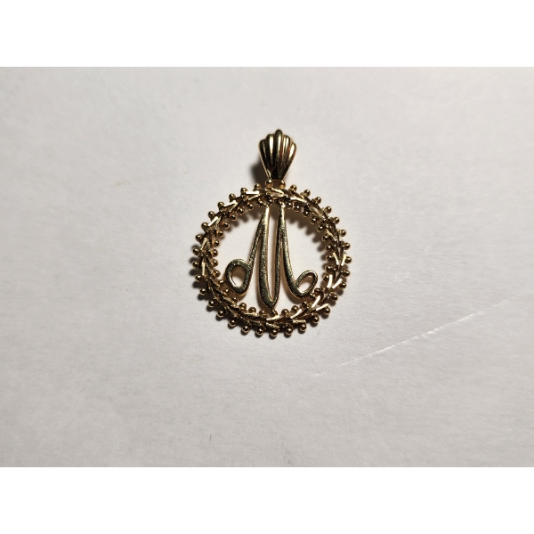 14K Gold Detailed "M" Pendant TW: 3.1g