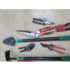 Image 3 : Large Lot of Assorted Gardening Tools Including Scott's Extendable Shovel & Hoe