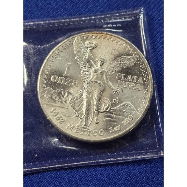 1982 Mexico Libertad 1 Onza .999 Fine Silver Coin