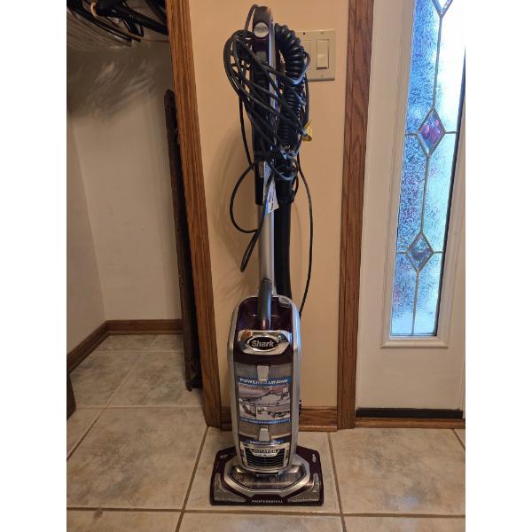 Shark Rotator True Pet Vacuum Great Working Condition