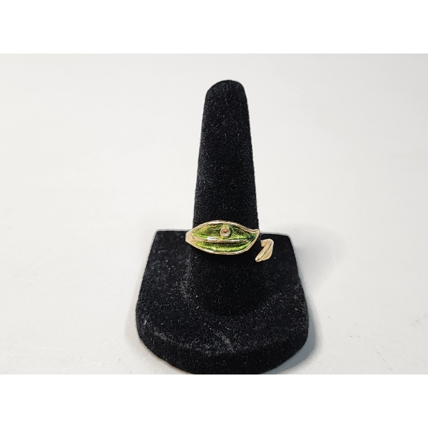 Avon Gold-Plated Green Enameled Leaf Ring Size 8 TW: 2.8g