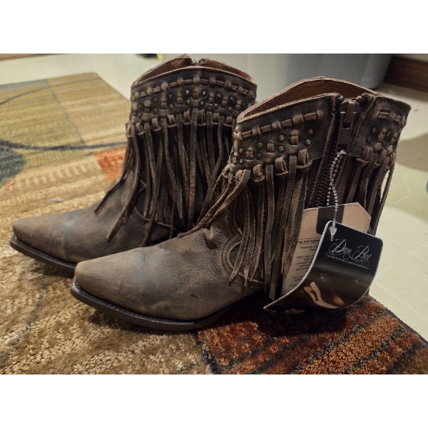 New Dan Post Size 7 Womens Boots