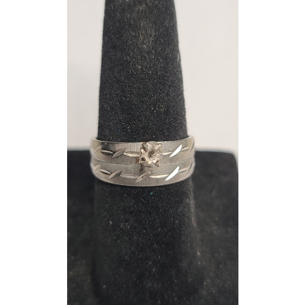 10K White Gold Plumb Wedding Ring Set - Size 5 - Weight: 2.9g