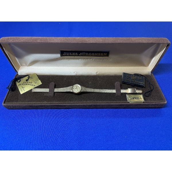 Beautiful Jules Jurgensen Ladies Quartz Gold-Tone Watch - Stainless Steel Back