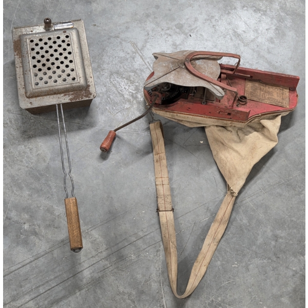 Vintage Corn Popper And Seed Spreader In Great Condition!