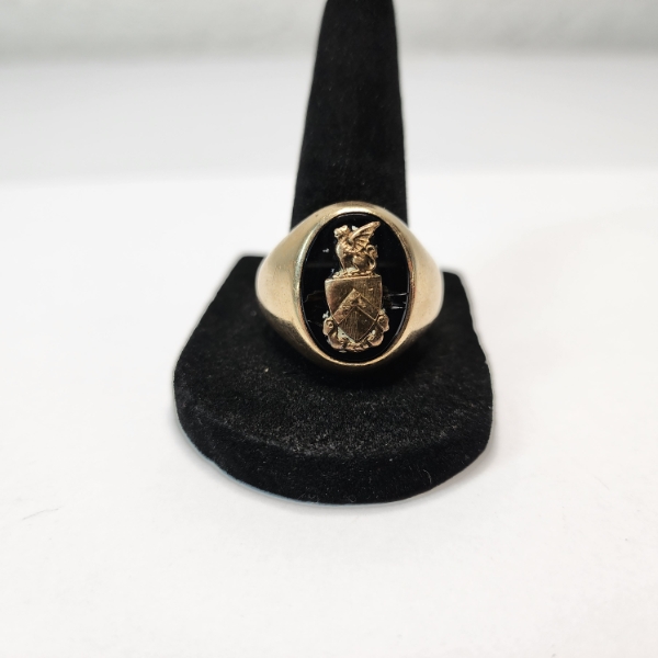 10K Yellow Gold Ring Heraldic Coat of Arms Signet Black Stone - Size 12 - TW: 14.3g