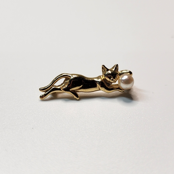 14K Yellow Gold Cat Brooch Pin with Pearl - Total Weight: 2.0g