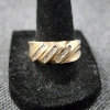 Image 3 : Stunning 10K Yellow Gold Ring With Small Clear Stones ~ Total Weight 5.7 Grams
