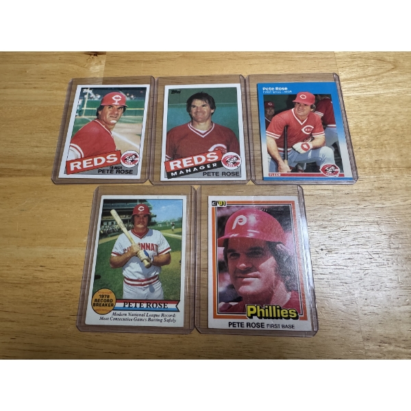 5 - Vintage Pete Rose Baseball Cards In Protective Holder - Mint Condition