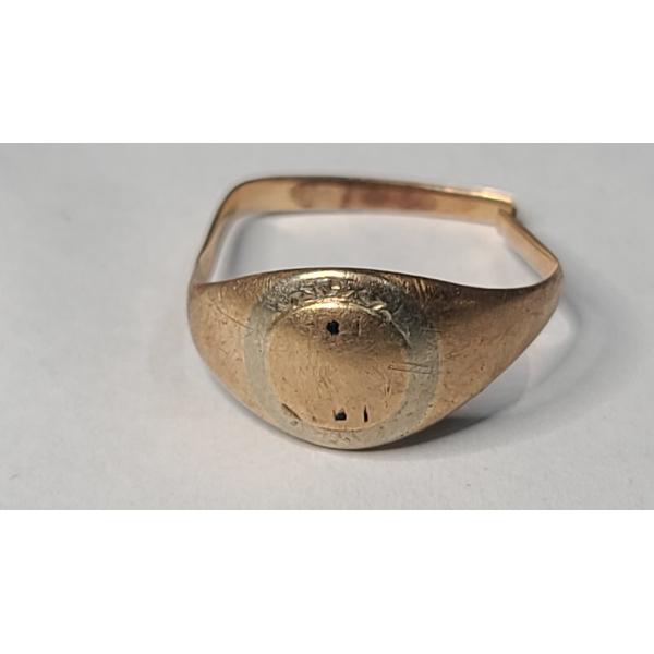 10K Yellow Gold Ring (Damaged) - Weight: 3.3g