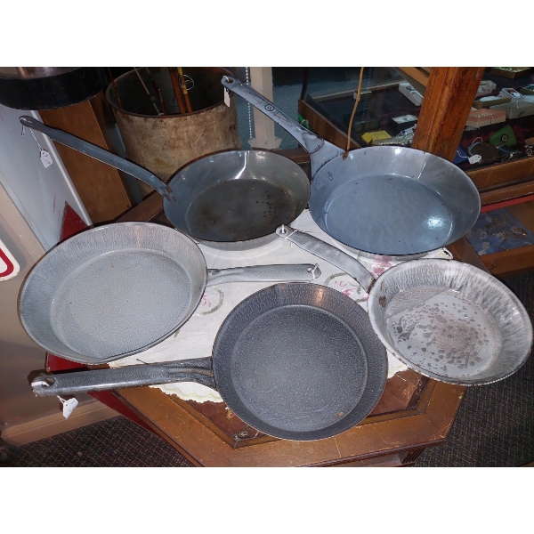 Antique Metal Ware - Fry Pans - Long Handle Enameled 5 Pc Group  - See Pics