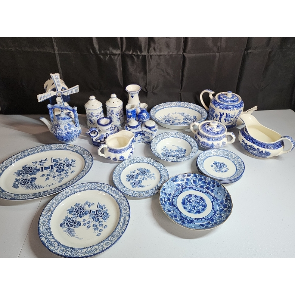 Huge Lot of Vintage Woods Ware Wood & Sons England Blue & White China Dishes