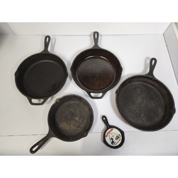 Lot of 5 Cast Iron Skillets: (3) 10in, (1) 8in, (1) 4in Decorative 