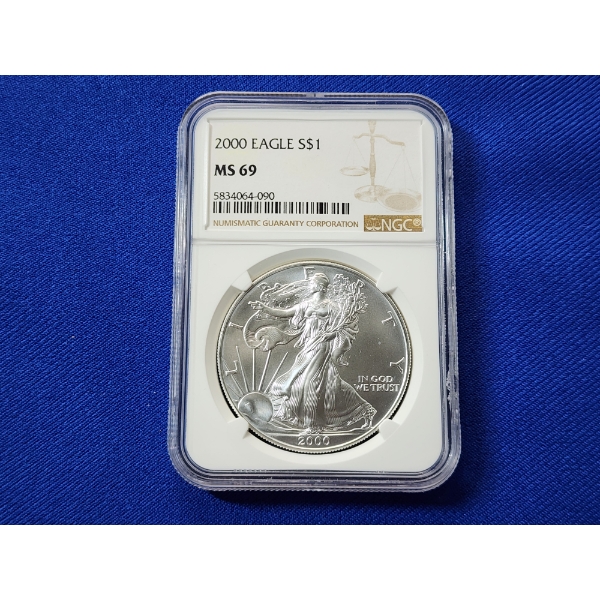 2000 $1 American Siver Eagle 1 oz Fine Silver Graded by NGC MS 69