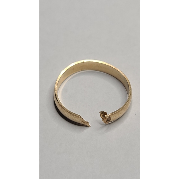 14K Yellow Gold Ring (CUT) - Weight: 1.6g