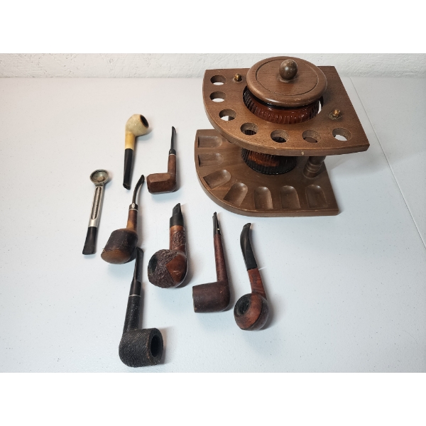 Vintage Wood Corner Cigar Pipe Stand With Assorted Pipes - Great Condition! 