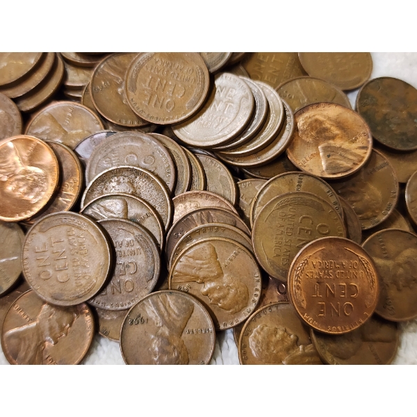 LARGE Collection of Around 200 Assorted United States Lincoln Pennies ~ Mostly Wheats!