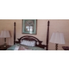 Image 3 : Fantastic Vintage 4 Post Mahogany Bed (Double Size) In Superior Cond'tn - Incl Mattress & Bedspread