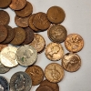 Image 5 : Nice Lot of Assorted Years Canadian Coins Including One Cents and Five Cents