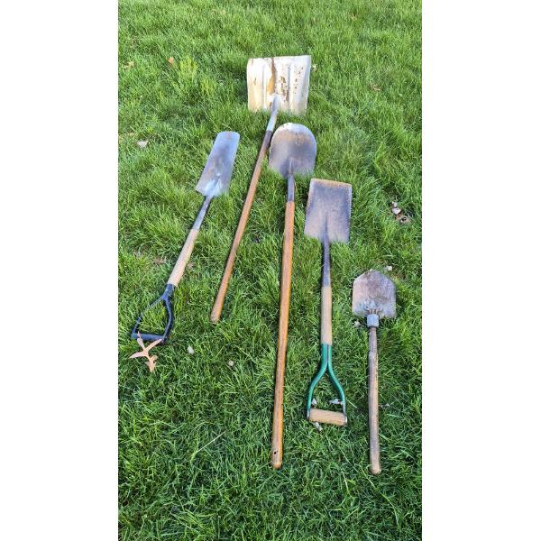 PICKUP IN CANTON - GROUP OF 5 VARIOUS GARDEN SHOVELS - ALL IN EXC CONDITION - SEE PICS