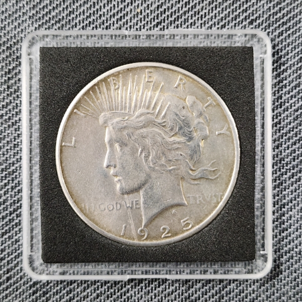 1925 United States 90% Silver Peace Dollar in Protective Capsule ~ Minted At Philadelphia Mint!