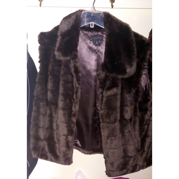Ladies 3/4 Sleeveless Fur Jacket - Estimate Plus (1X) Size  Excellent Condition