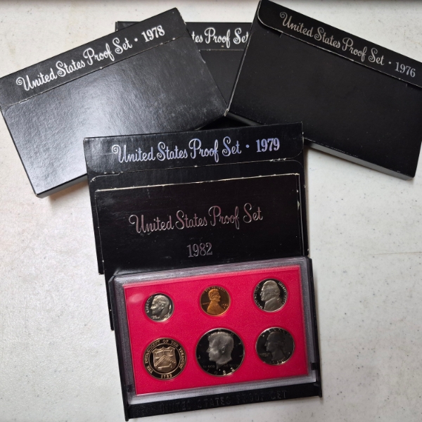 UNITED STATES COINS - PROOF SETS IN MINT PACKAGING - 5 Qty - 1976, 77, 78, 79 & 1982  ALL SEALED