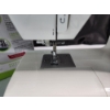 Image 4 : Singer Tradition 2277 Sewing Machine - W/ Box & Accessories