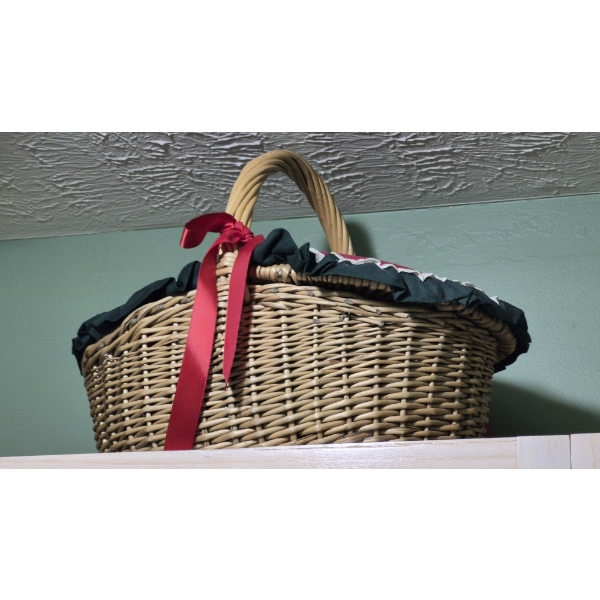 PICKUP IN NORTHFIELD - Large & Decorative Wicker Basket App 22 Inches In Length - See Pics