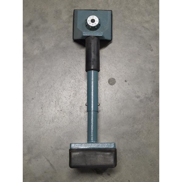 Excellent Condition Carpet Installation Knee Kicker Tool