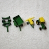 Image 2 : John Deere 4020 Diesel Tractor Toy With Three Accessories 