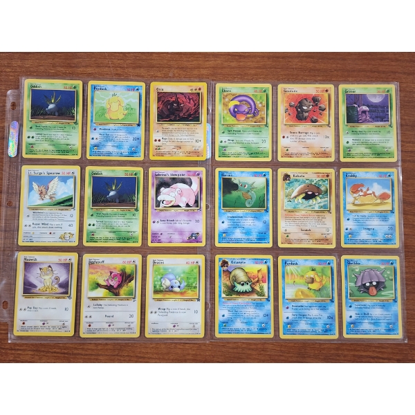 18 Assorted Vintage Pokemon Trading Cards Including Many FOSSIL SET, Sabrina's Slowpoke & MORE!