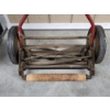 Image 2 : Vintage Reel Push Lawn Mower