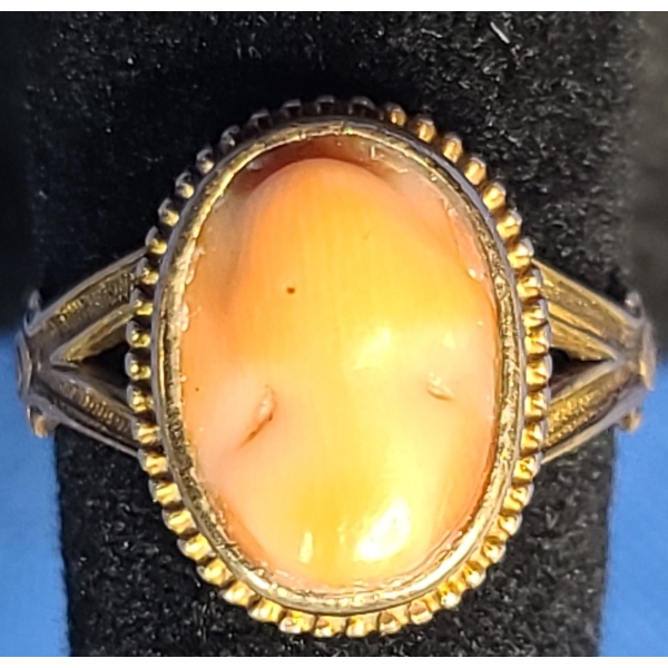 Women's 10K Gold Cameo Ring - Size: 6 - Total Weight: 2.3g